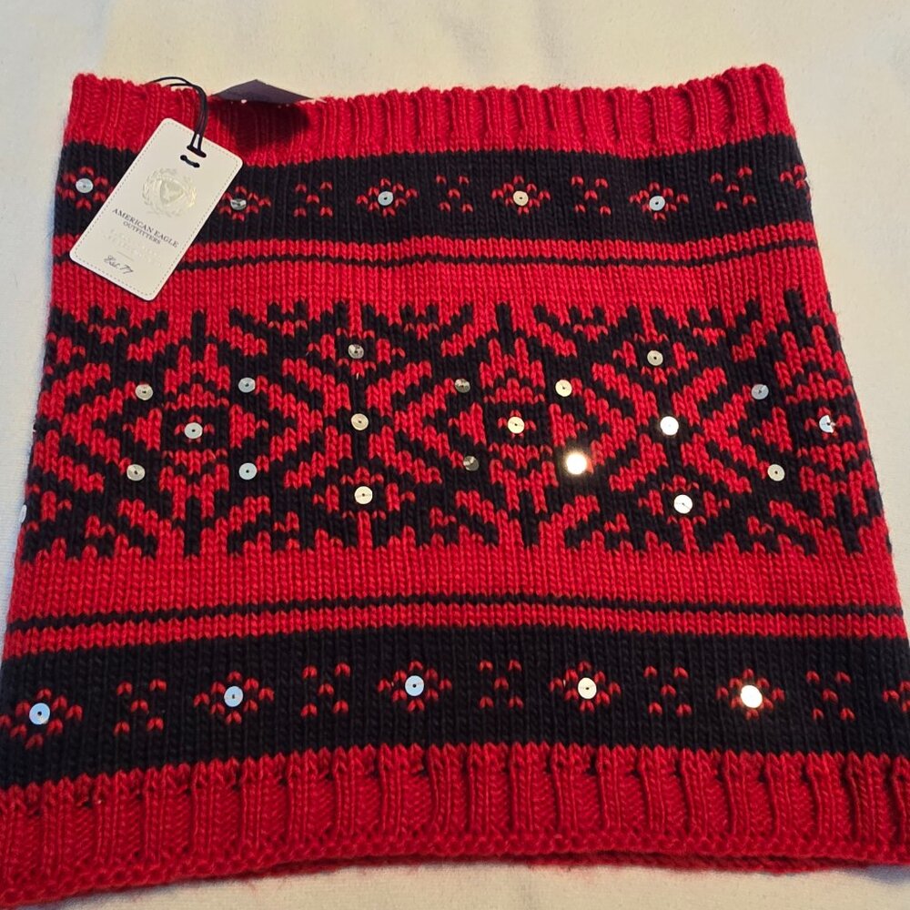 American Eagle Outfitters Slouchy Loop Red Navy Sequin Winter Print NWT NEW!